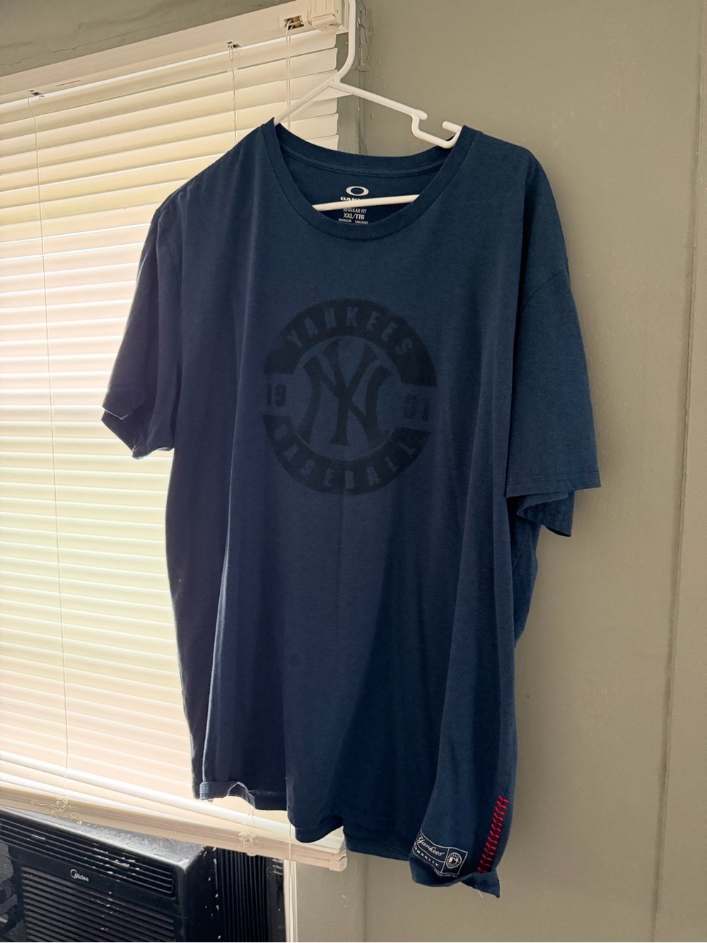 Oakley Navy Graphic Yankees Short Sleeve Tee